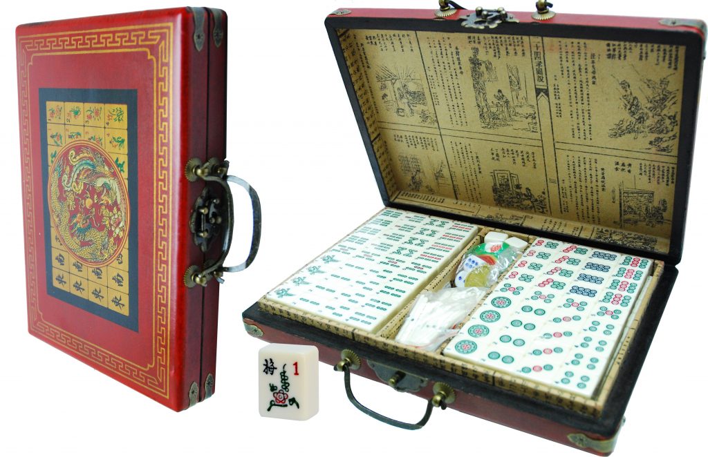 Mahjong rood China koffer klein 28x20x5cm.