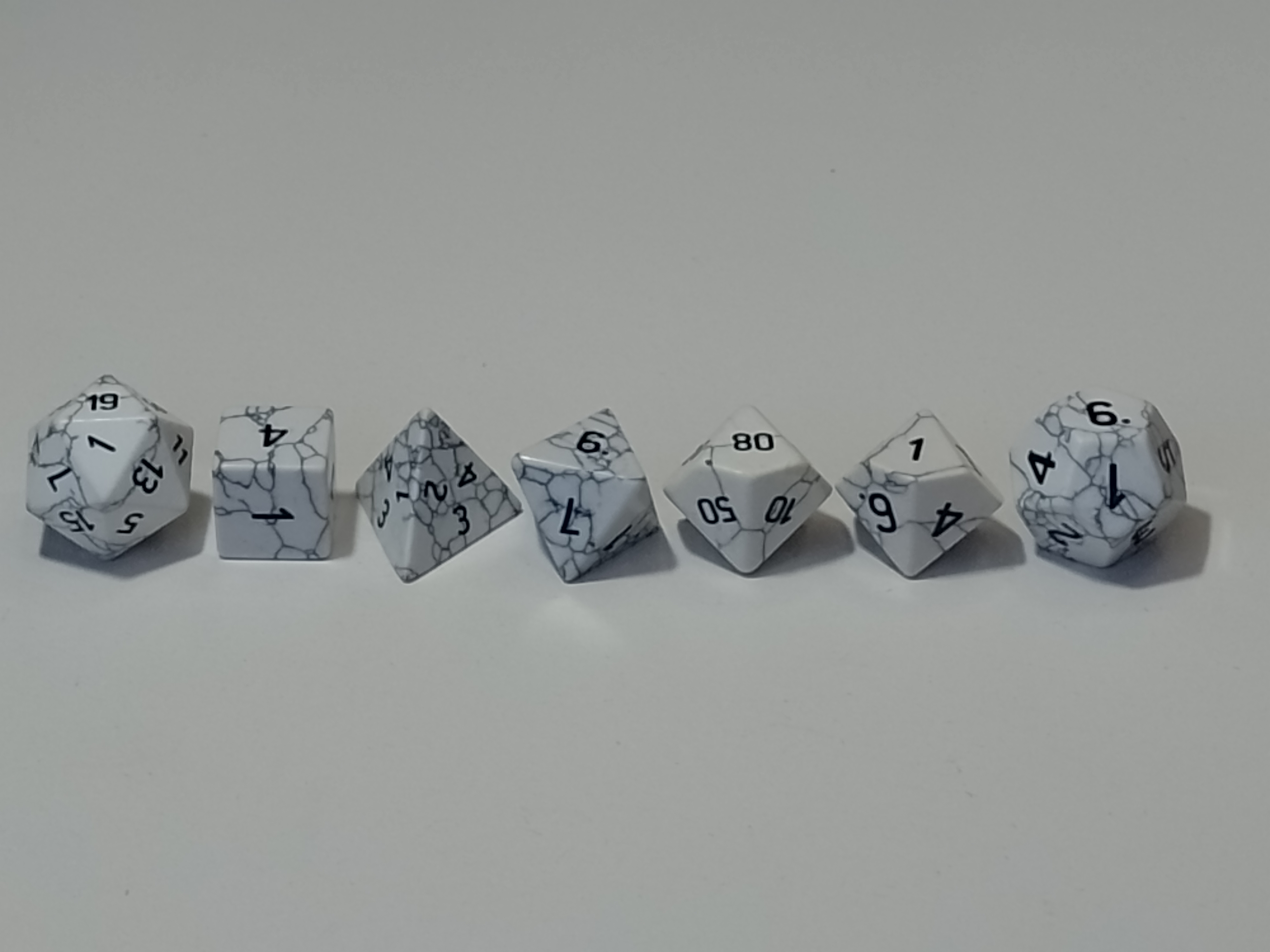 RPG Dice set (7) Natuursteen wit-zwart marmer