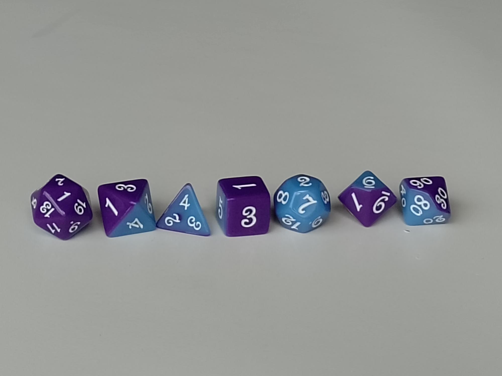RPG Dice set (7) gemarmerd in wit/roze/paars RPG Dice set (7) gemarmerd in wit/roze/paars