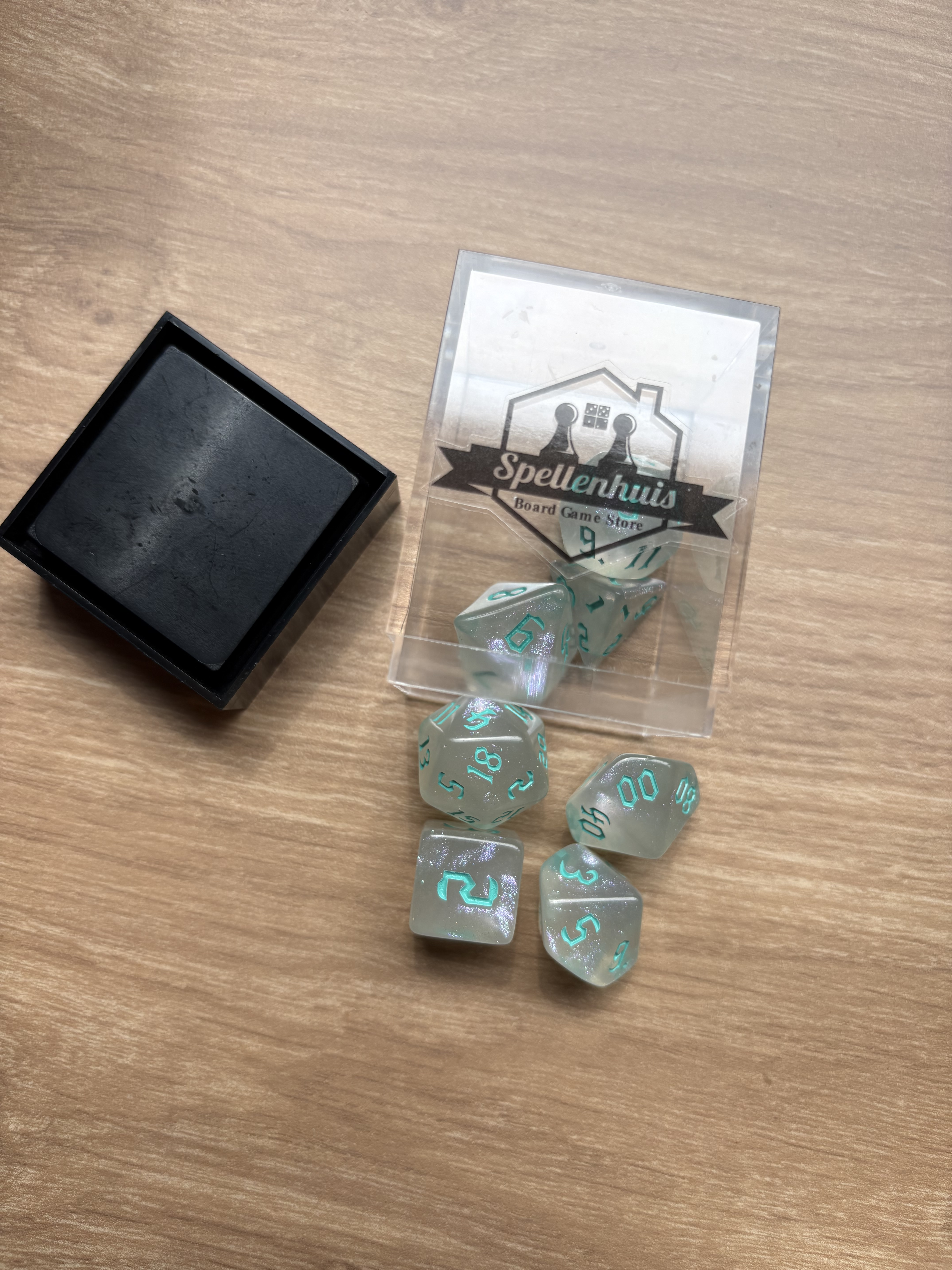 RPG Dice set (7) iridescent snow