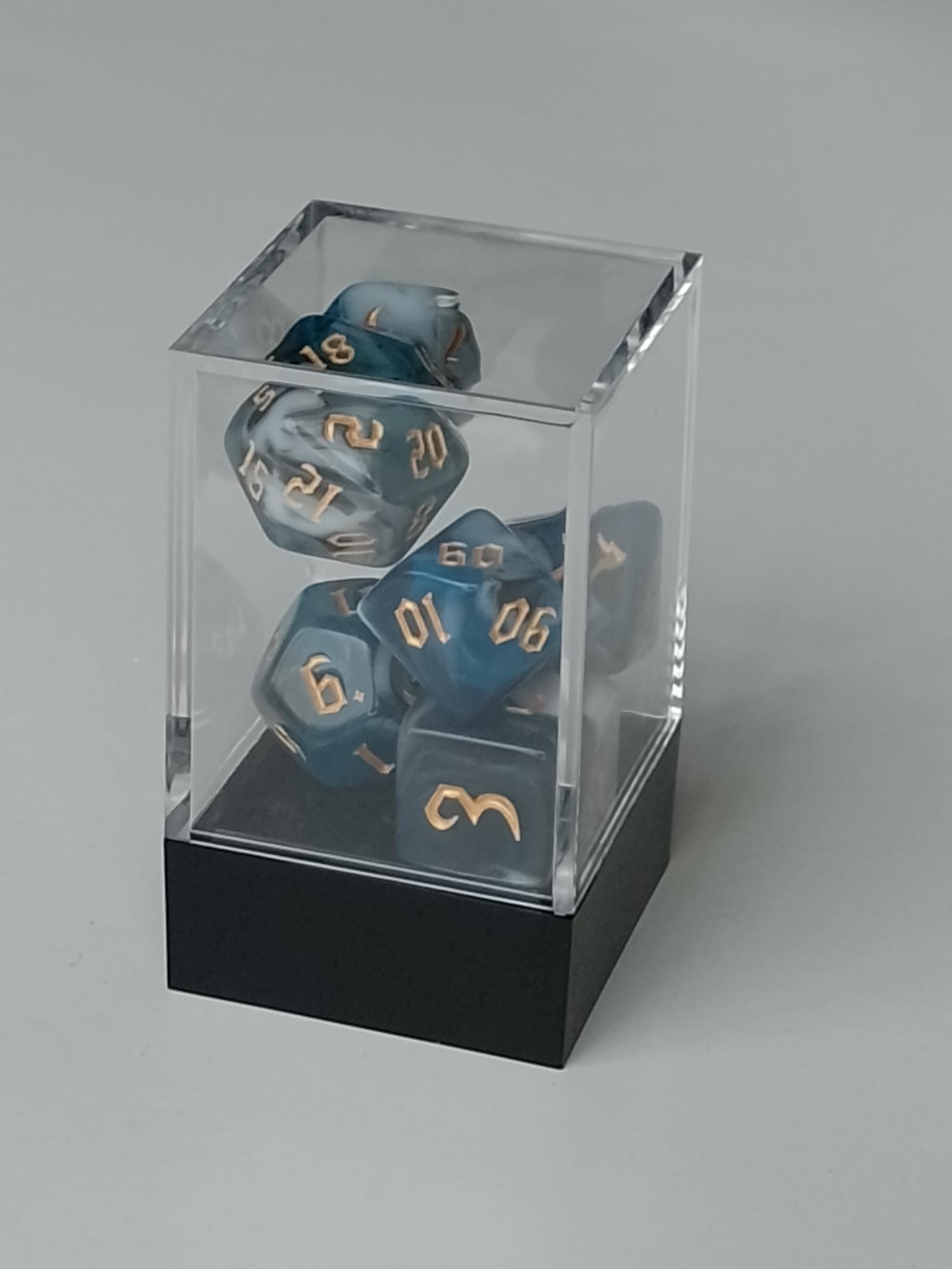 RPG Dice set (7) gemarmerd in wit/lichtblauw/donkerblauw RPG Dice set (7) gemarmerd in wit/lichtblauw/donkerblauw
